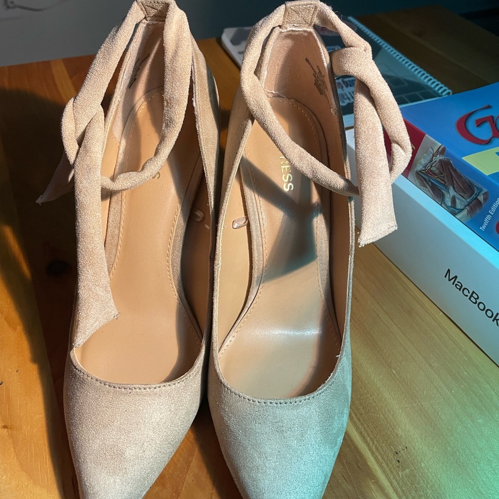 Beige Pumps - image 5